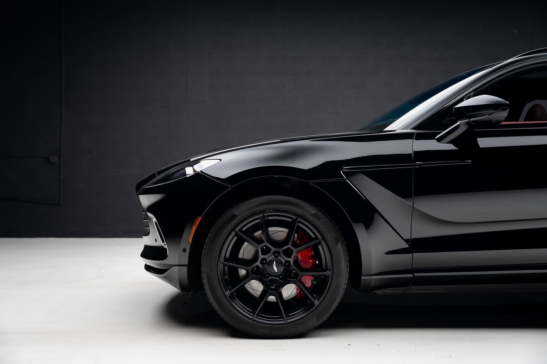 Used 2021 Aston Martin DBX image 18