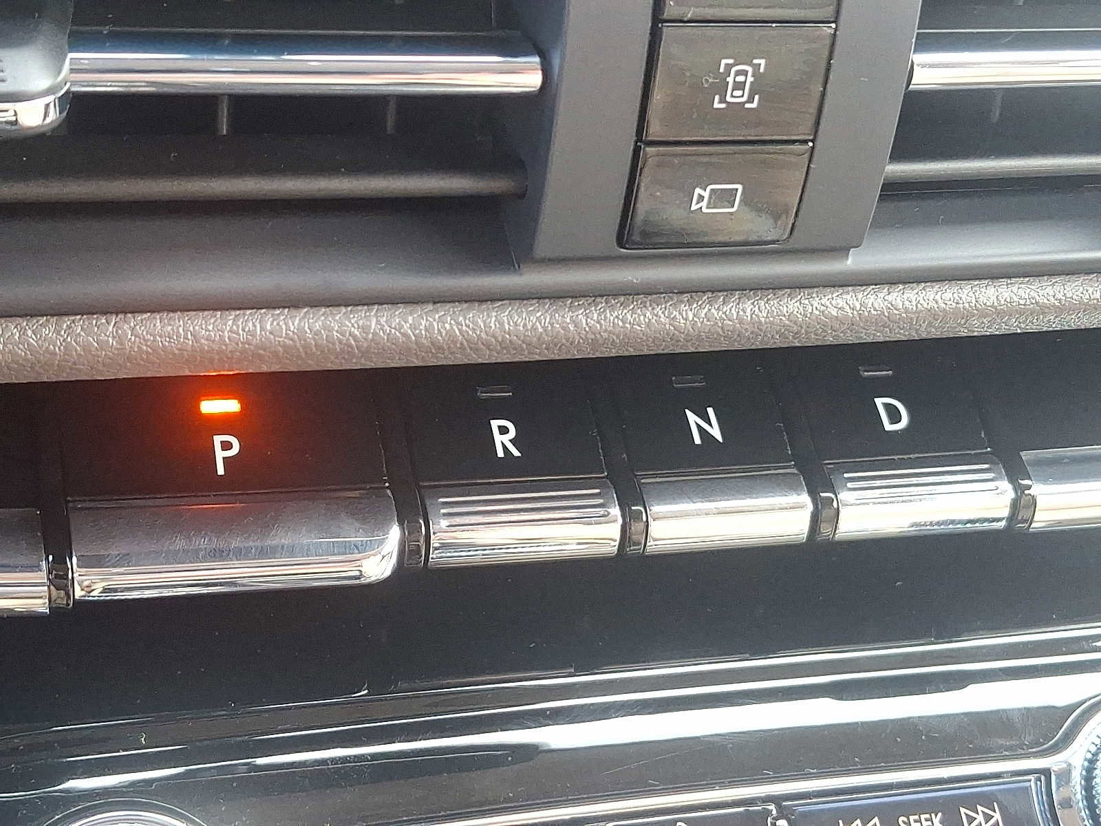 Used 2022 Lincoln Corsair Standard w/ Equipment Group 101A image 15