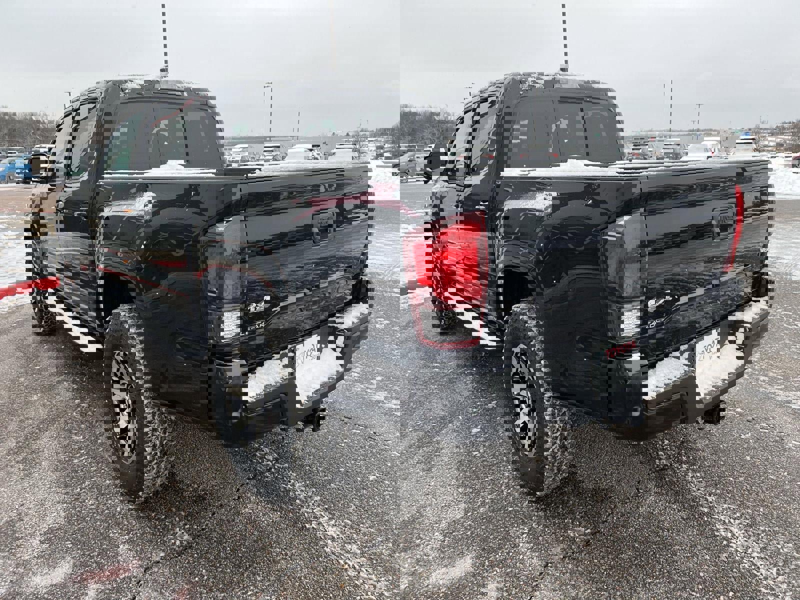 Used 2022 Toyota Tacoma SR image 30