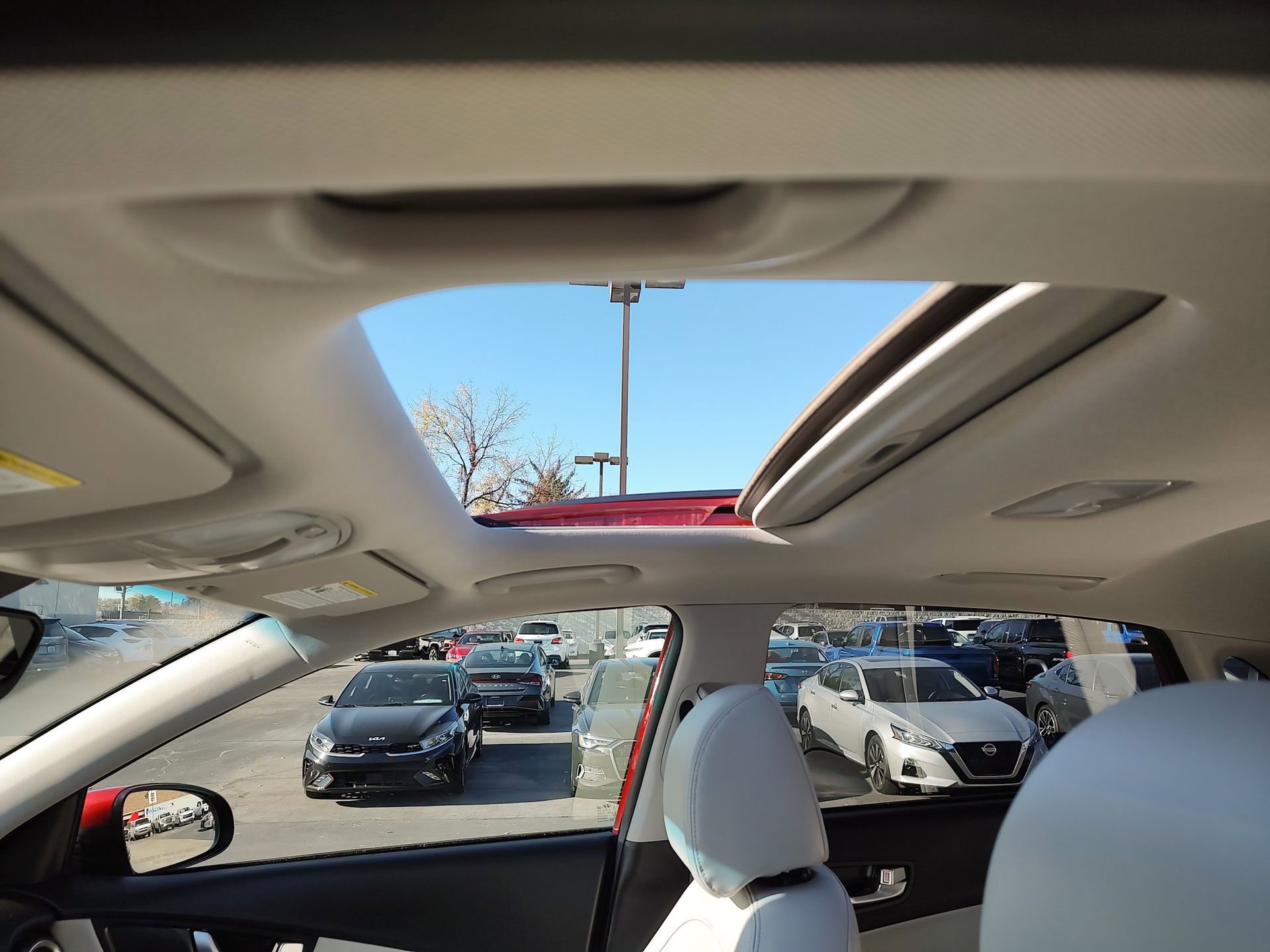 Used 2022 Hyundai Kona Limited image 7