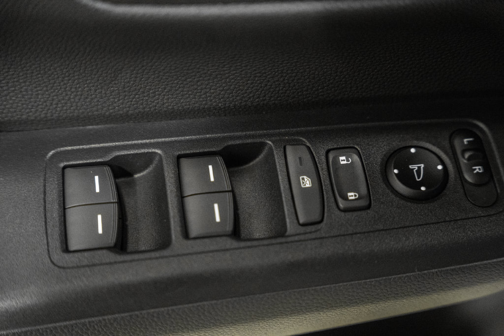 Used 2025 Honda CR-V Sport-L image 32