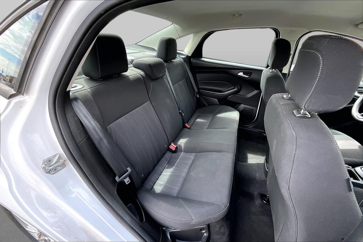 Used 2018 Ford Focus SE FWD image 26
