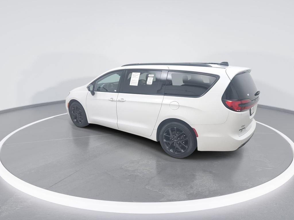 Used 2024 Chrysler Pacifica Touring-L w/ S Appearance Package FWD image 5