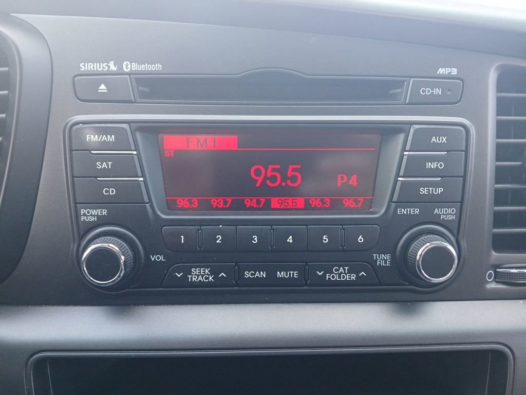 Used 2013 Kia Optima LX image 27