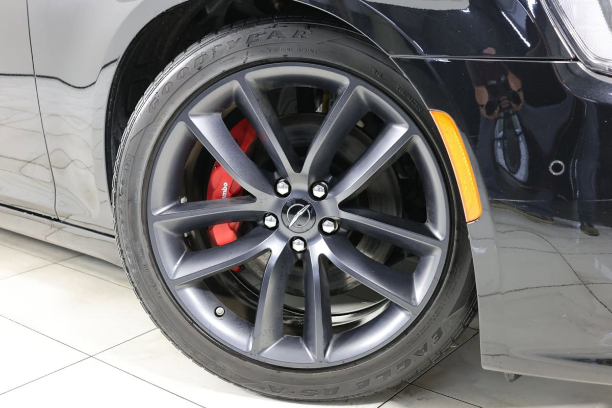 Used 2023 Chrysler 300 C RWD image 14