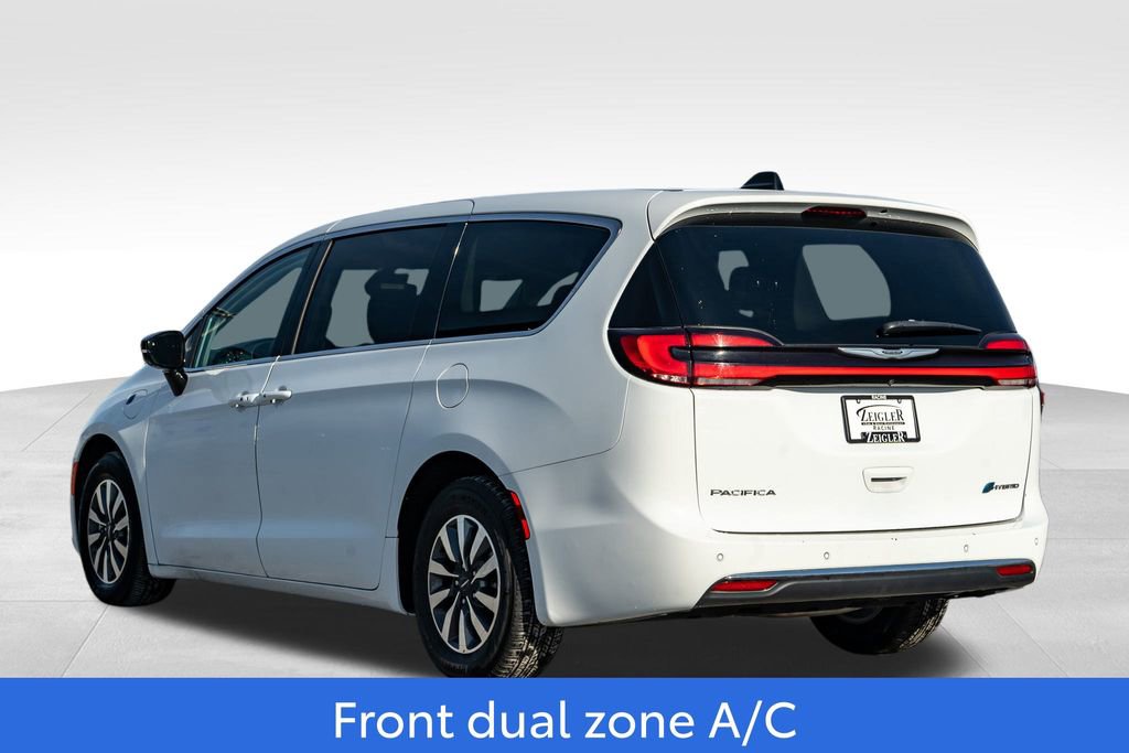 Used 2024 Chrysler Pacifica Select image 5