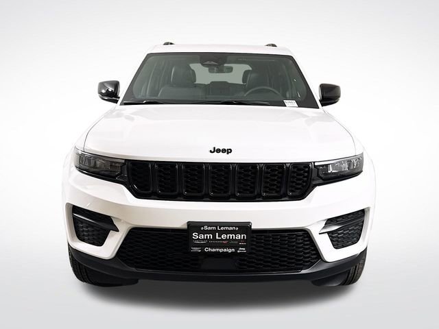 New 2025 Jeep Grand Cherokee Laredo image 2