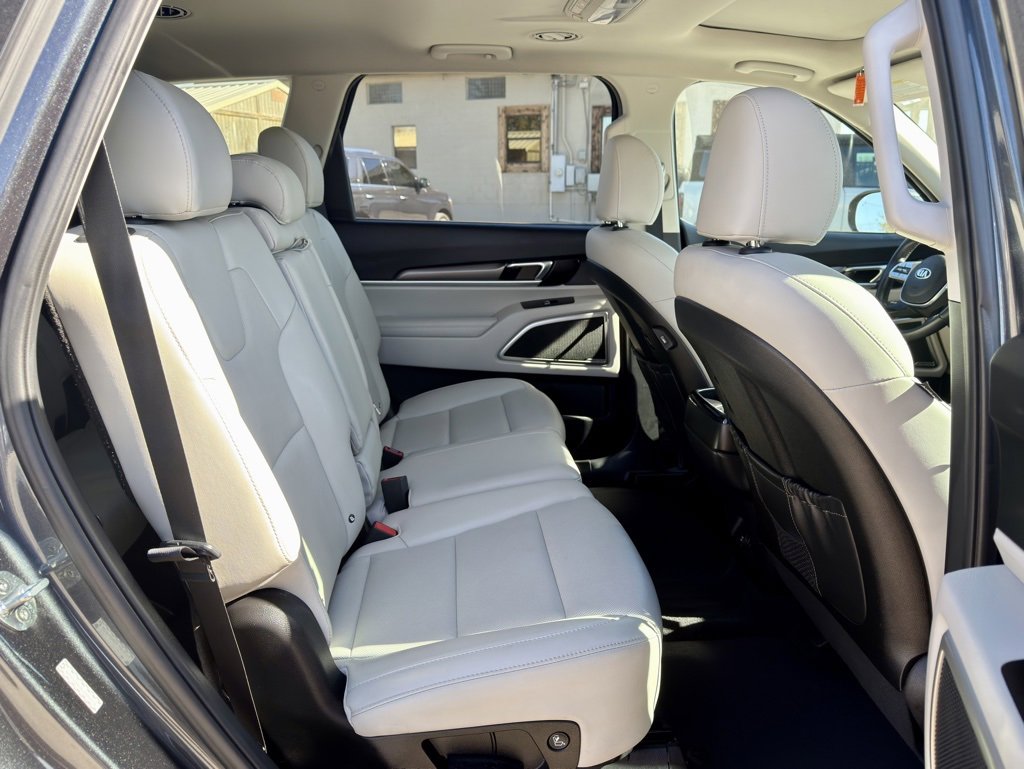 Used 2020 Kia Telluride S w/ S 8 Passenger Seating Package image 13
