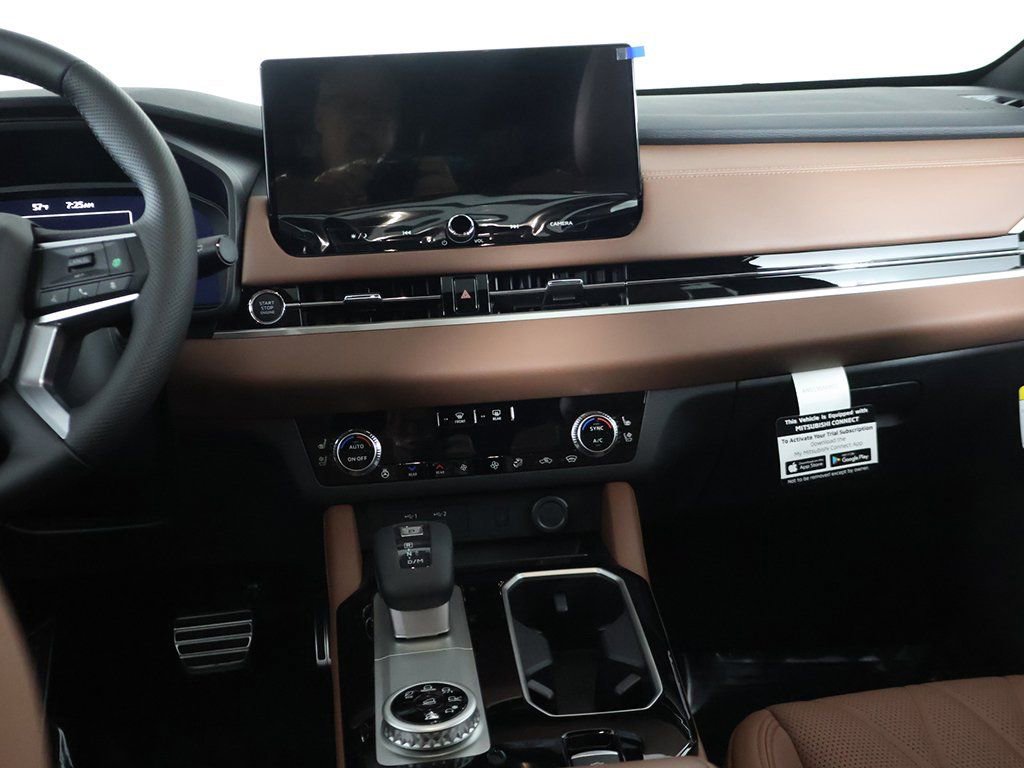 New 2025 Mitsubishi Outlander SEL image 39