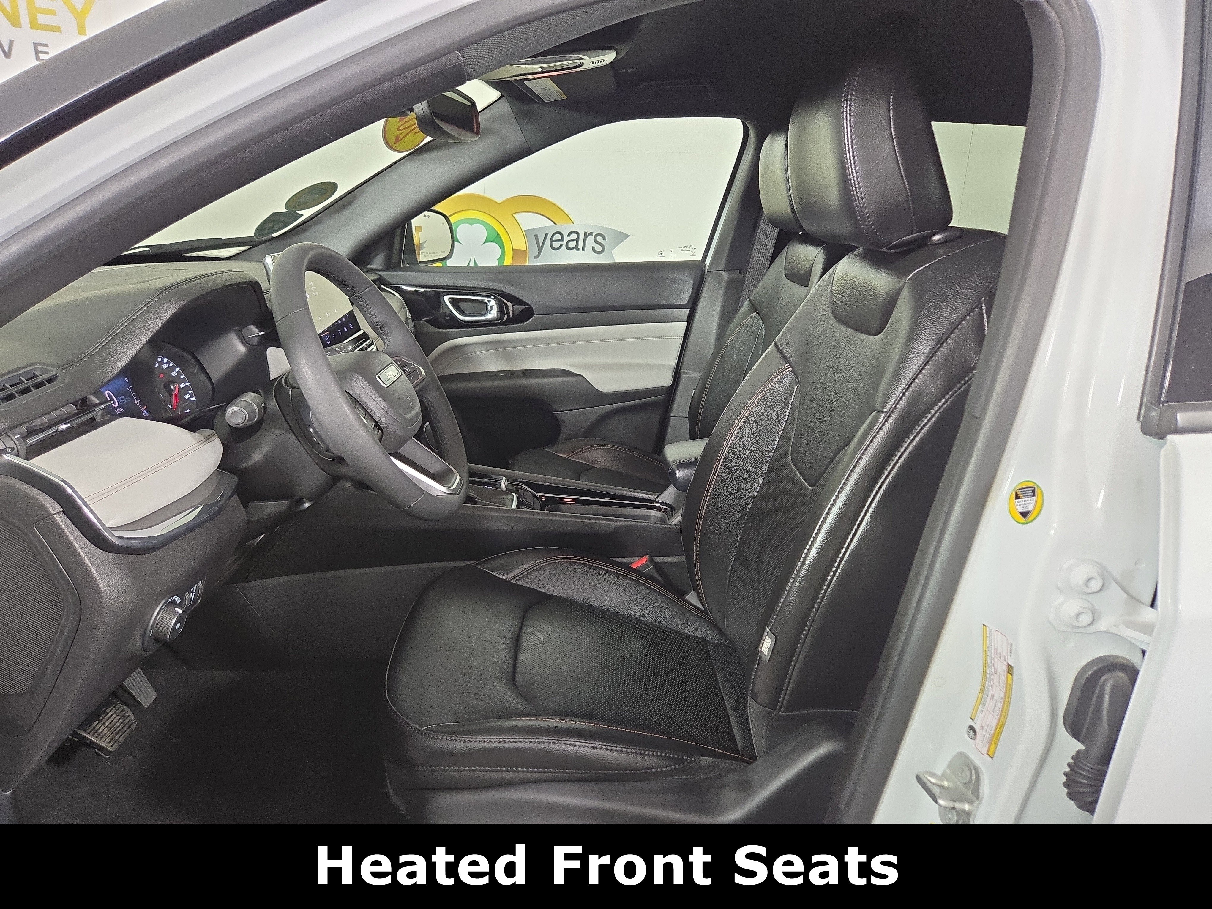 Used 2023 Jeep Compass Limited image 11