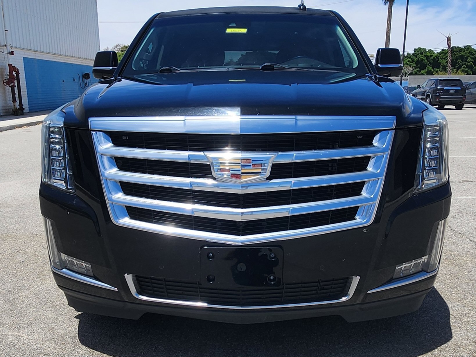 Used 2016 Cadillac Escalade ESV Luxury AWD/4WD image 2