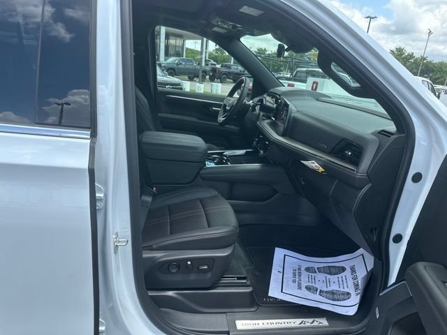 New 2026 Chevrolet Suburban High Country AWD/4WD image 35