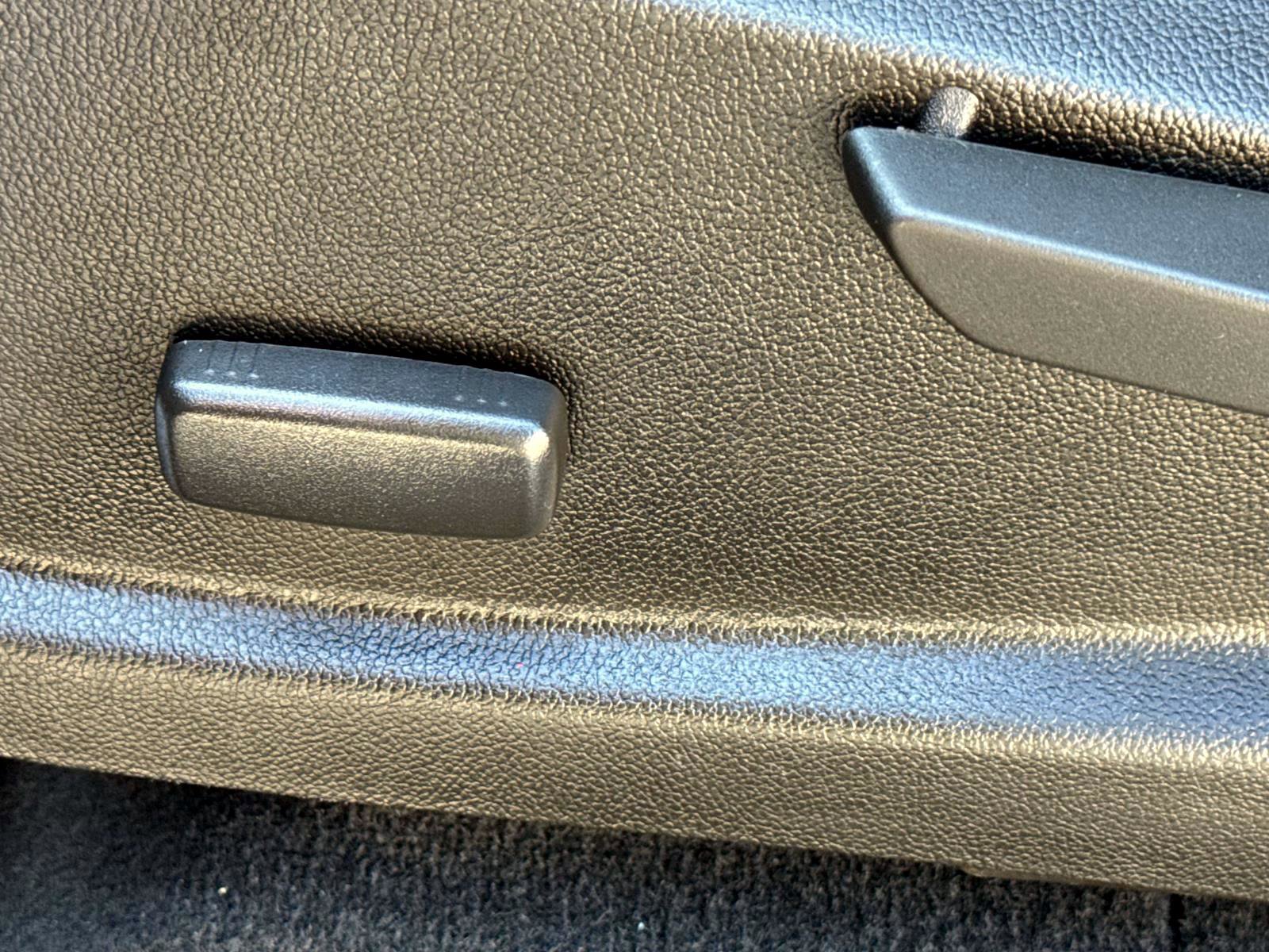 Used 2020 Chevrolet Colorado LT w/ LT Convenience Package image 15