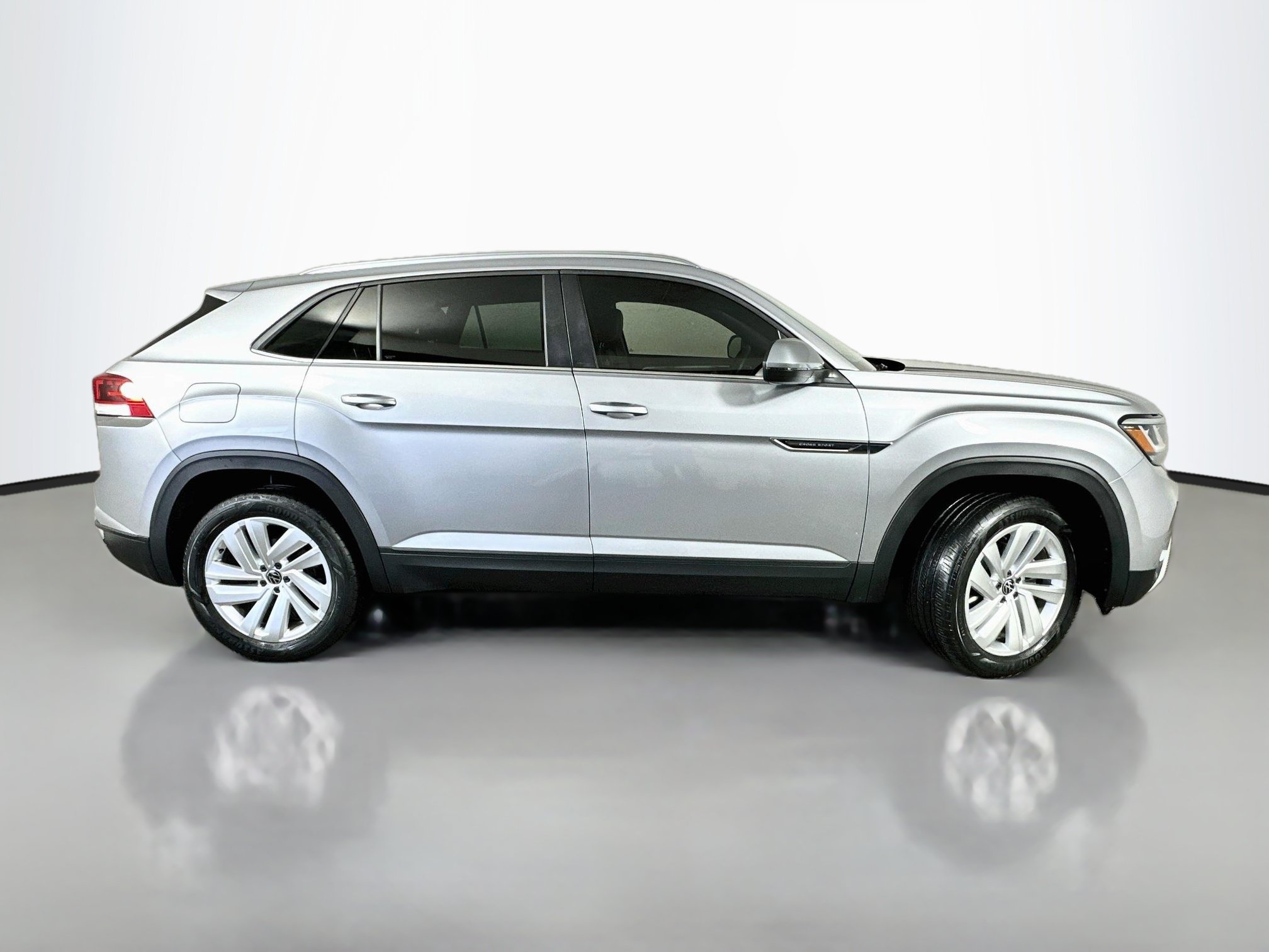 Certified 2023 Volkswagen Atlas Cross Sport SE w/ Black Wheel Package AWD/4WD image 8