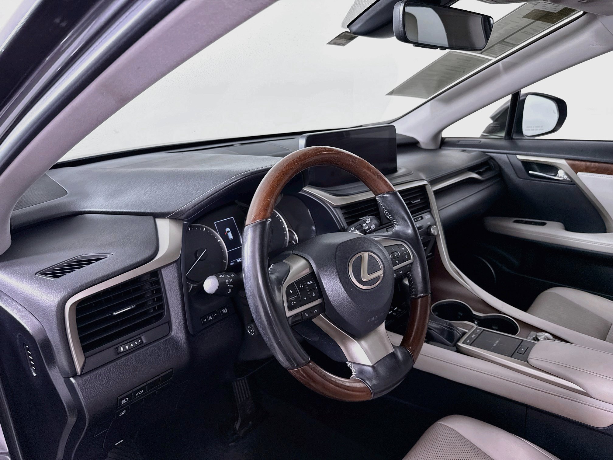 Used 2020 Lexus RX 350L Premium w/ Premium Package AWD/4WD image 9
