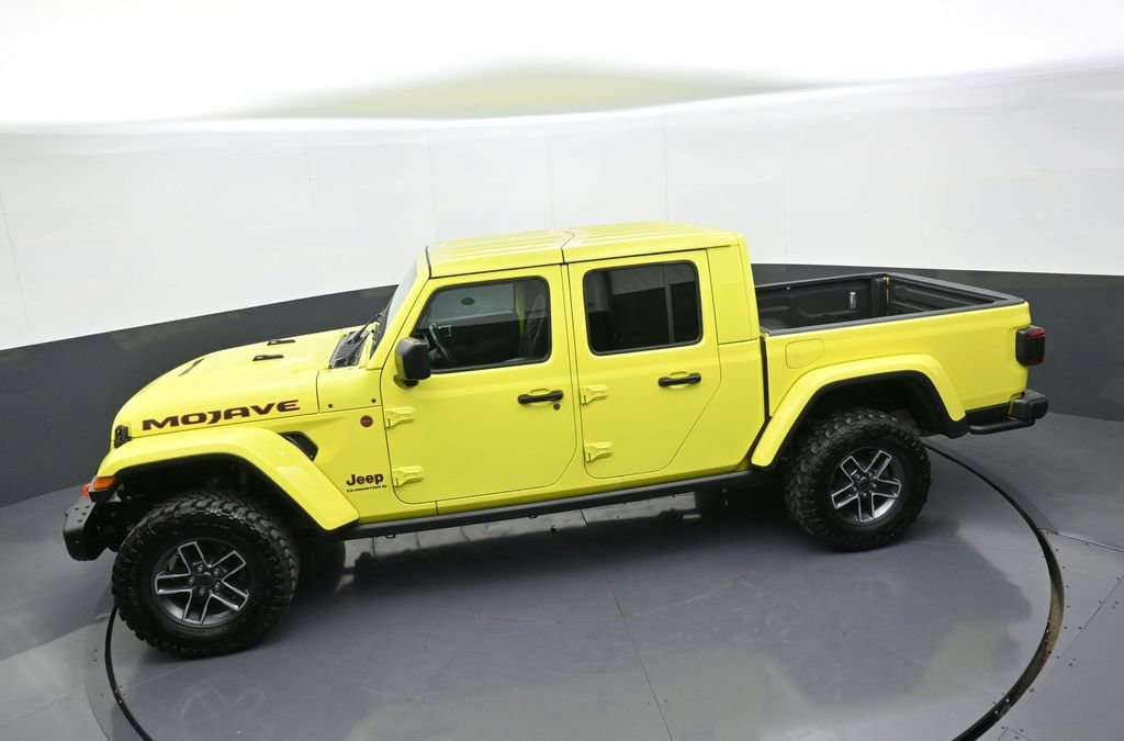 Used 2024 Jeep Gladiator Mojave AWD/4WD image 31
