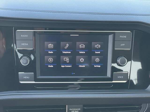 Used 2024 Volkswagen Jetta SE image 12