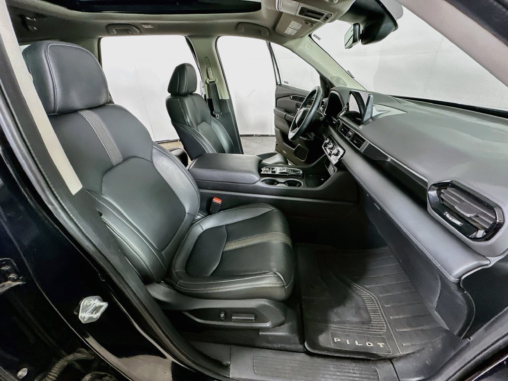 Used 2023 Honda Pilot Touring image 14