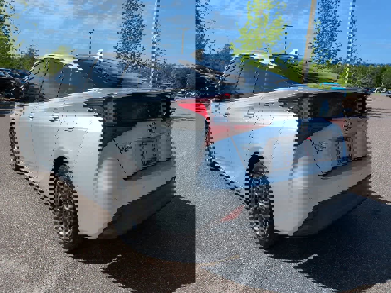 Certified 2021 Toyota Prius Limited FWD image 4