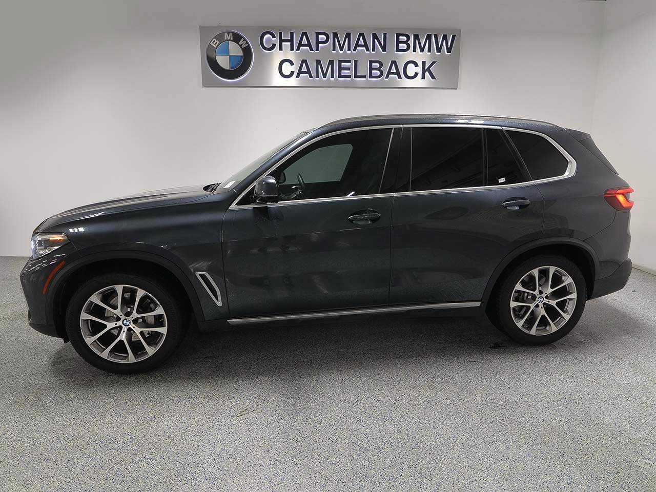 Used 2019 BMW X5 xDrive40i w/ Convenience Package AWD/4WD image 3