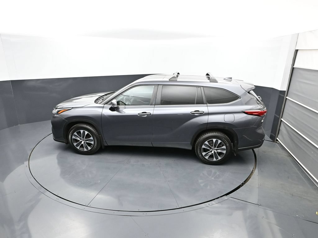 Used 2023 Toyota Highlander XLE AWD/4WD image 43