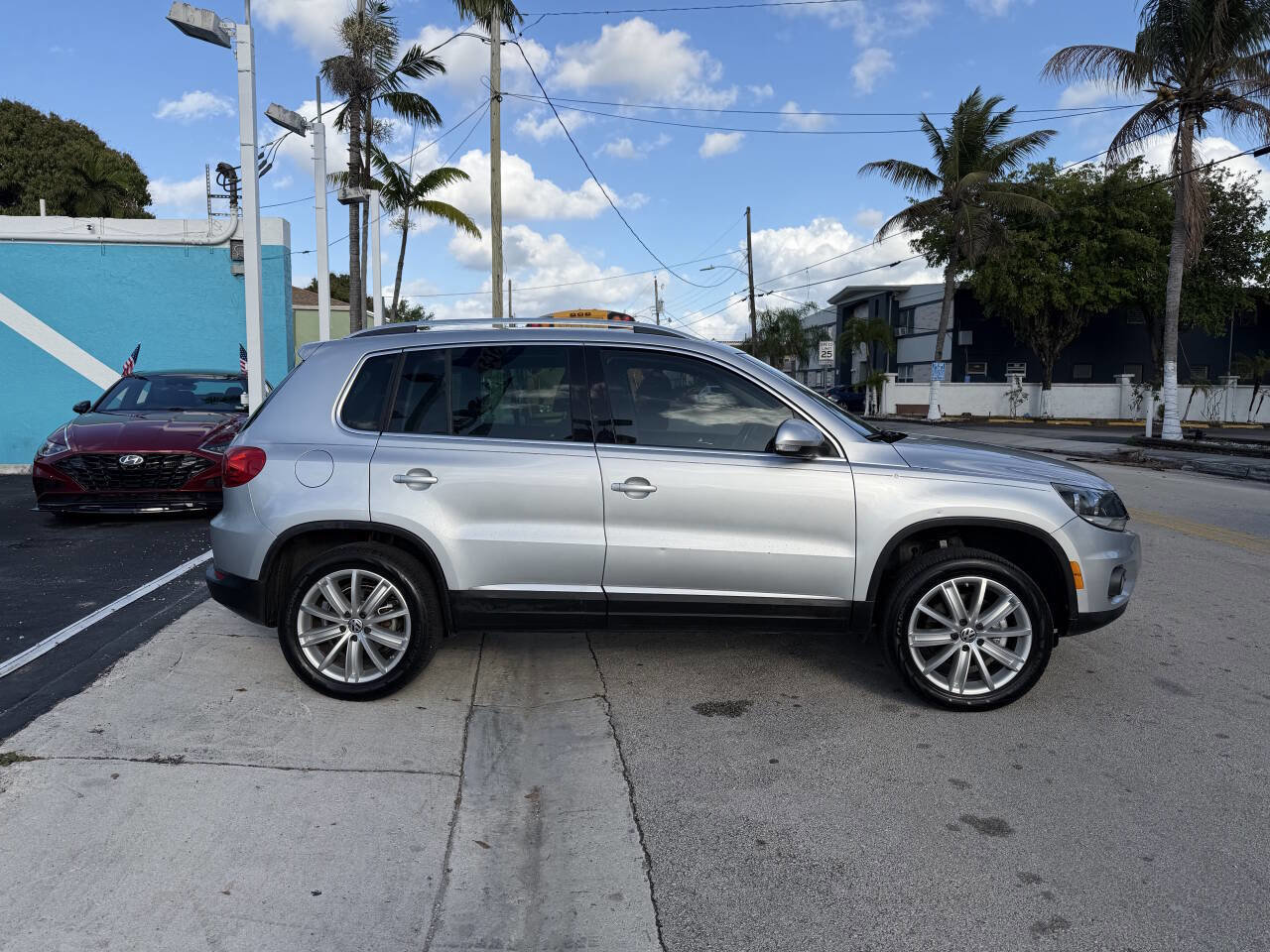 Used 2012 Volkswagen Tiguan SEL FWD image 4