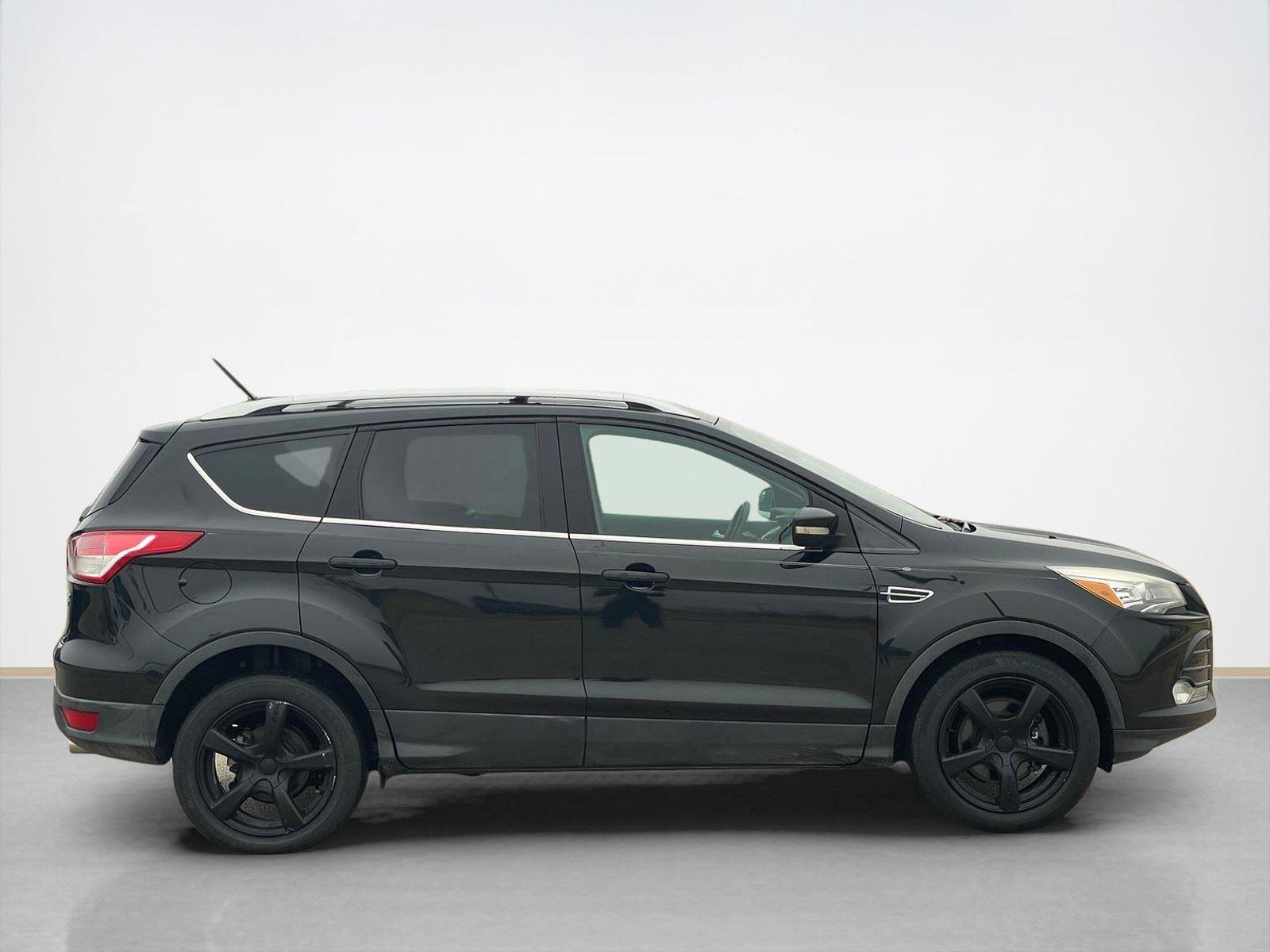 Used 2013 Ford Escape Titanium w/ Class II Trailer Tow Pkg image 8