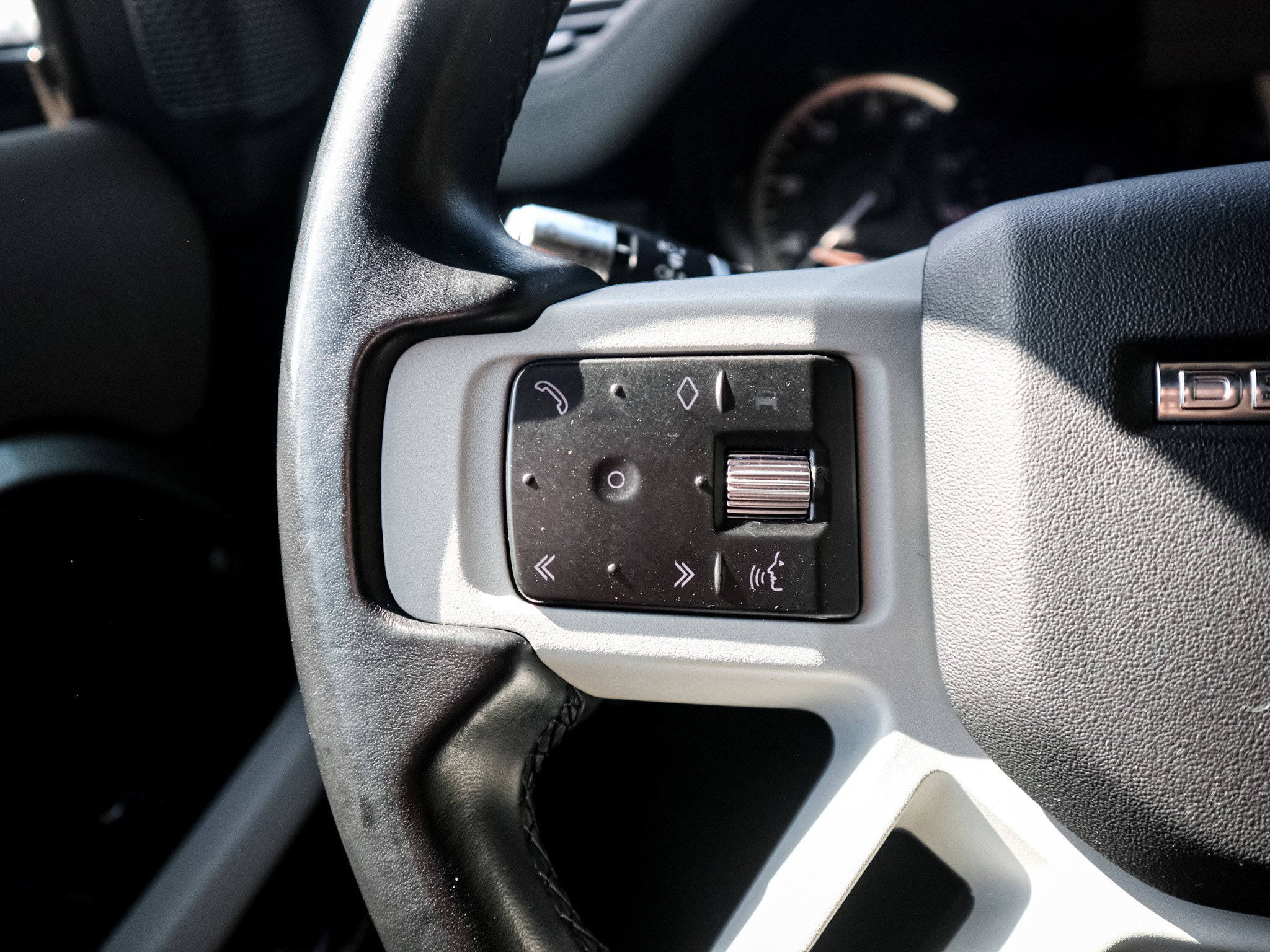 Used 2022 Land Rover Defender 110 S AWD/4WD image 19