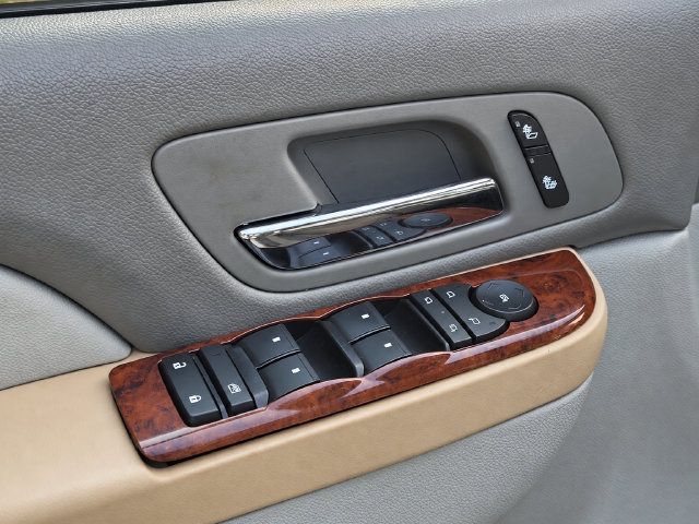 Used 2013 Chevrolet Tahoe LT w/ Texas Edition RWD image 16