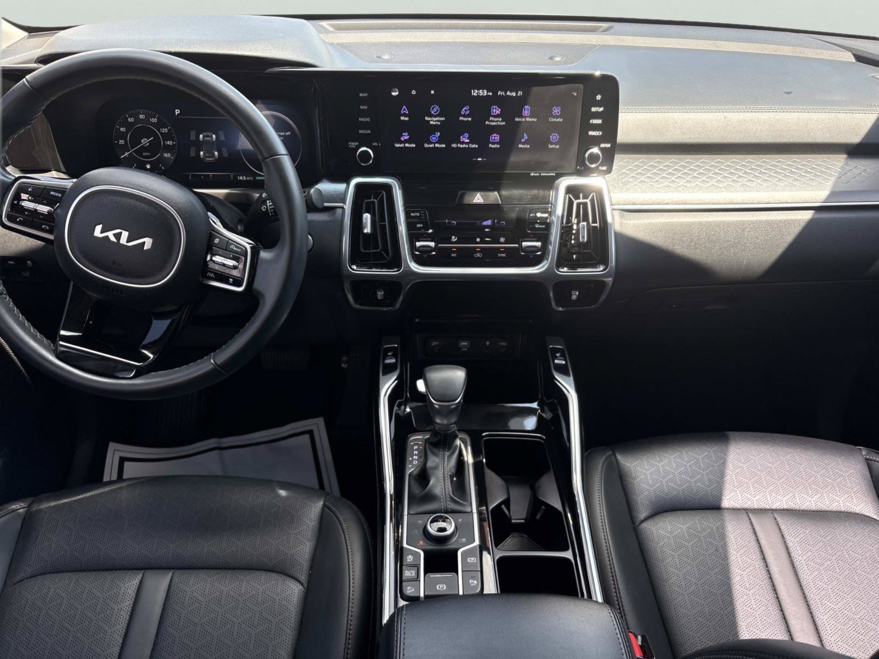 Used 2023 Kia Sorento SX AWD/4WD image 13