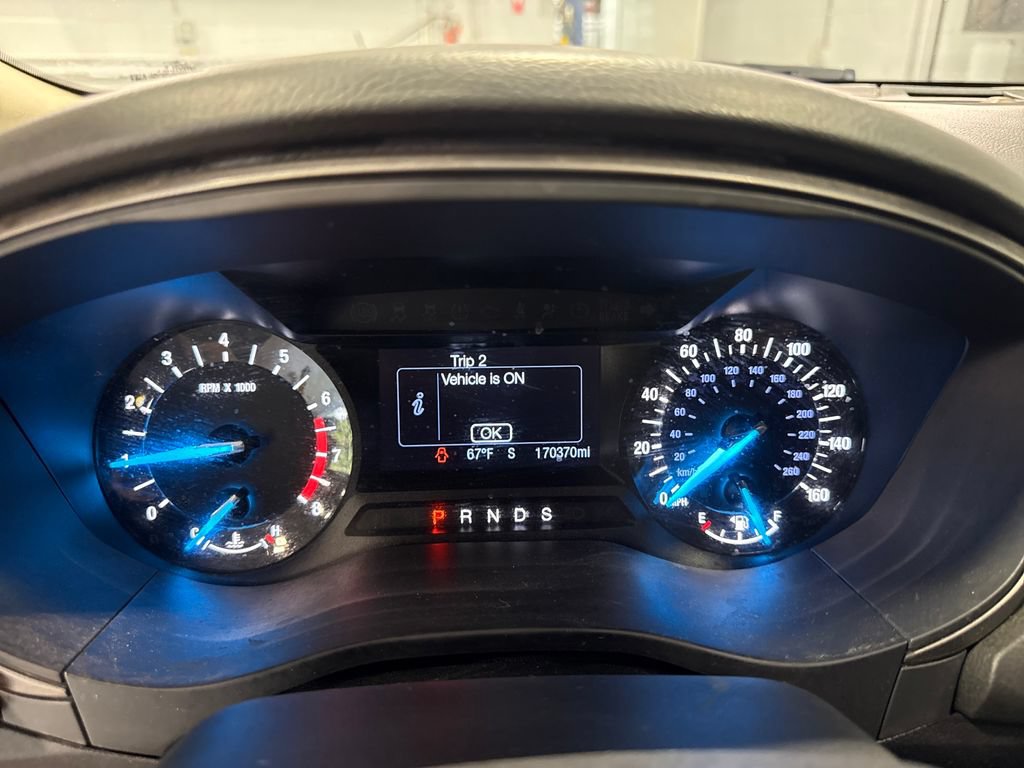 Used 2017 Ford Fusion SE FWD image 7