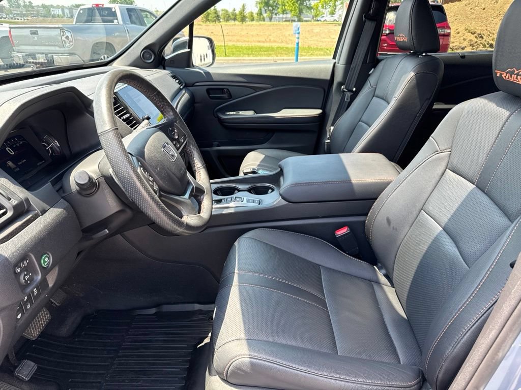 Certified 2025 Honda Passport TrailSport image 28