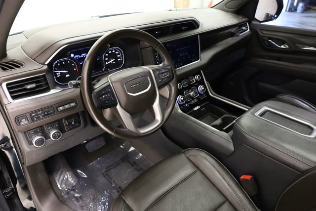 Used 2021 GMC Yukon Denali w/ Denali Premium Package AWD/4WD image 12