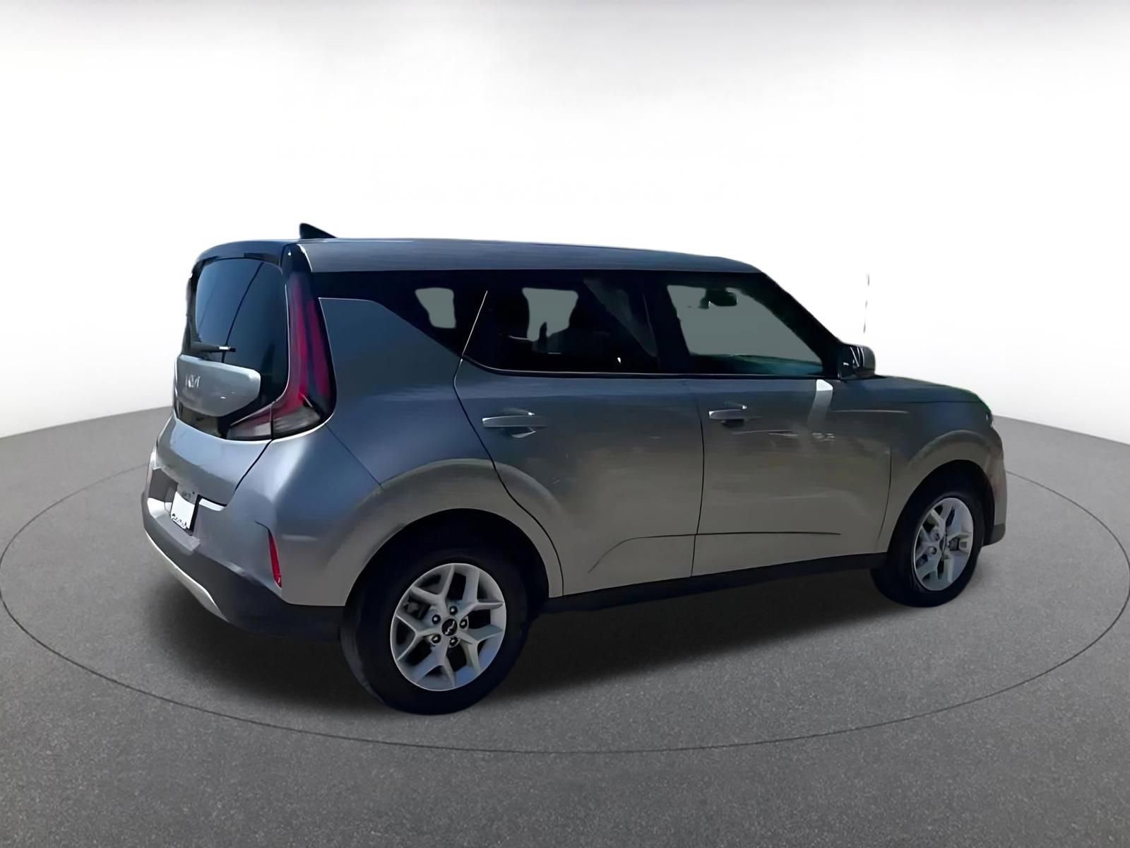 Used 2025 Kia Soul LX w/ LX Technology Package image 15