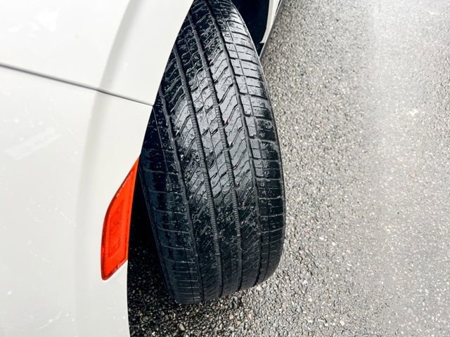 Used 2021 Cadillac Escalade Premium Luxury Platinum image 3