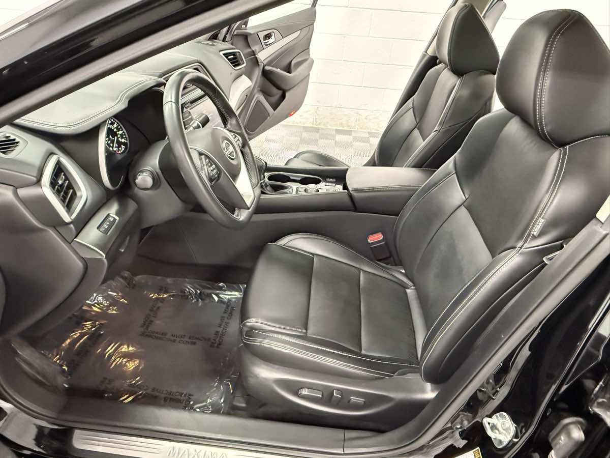 Used 2023 Nissan Maxima SL image 11