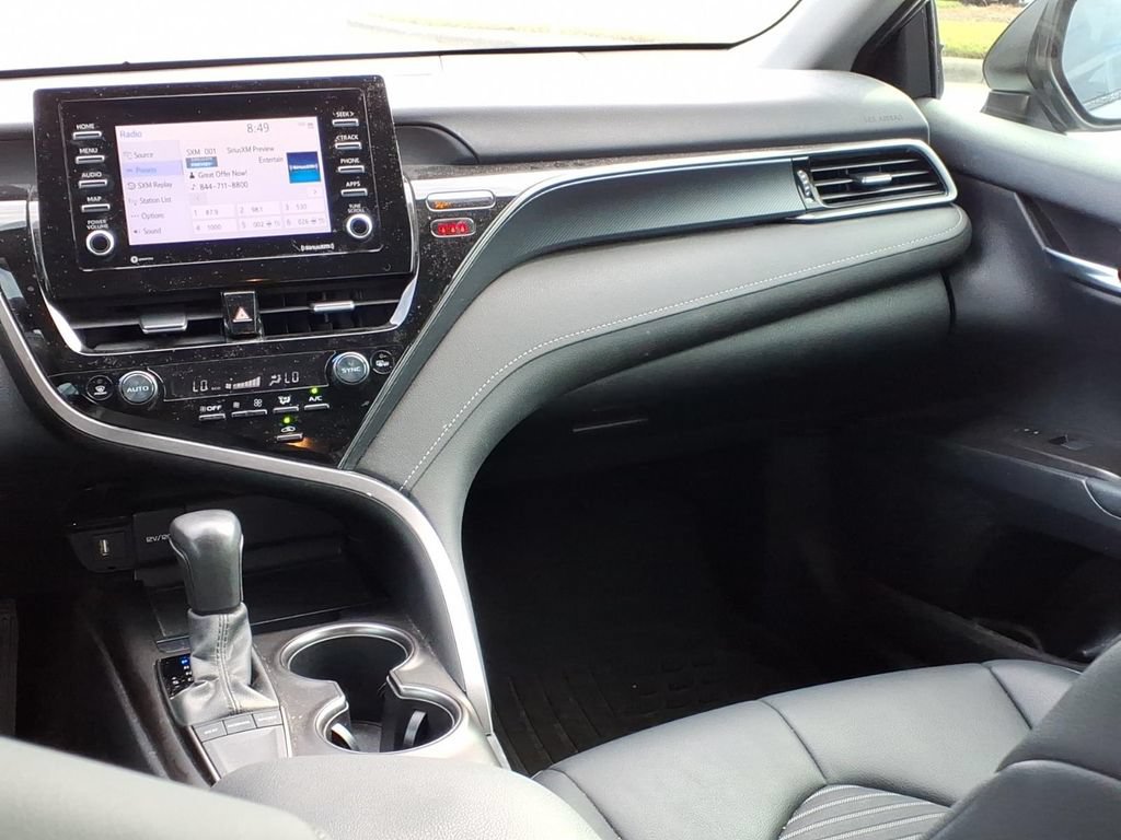 Used 2022 Toyota Camry SE w/ Convenience Package FWD image 13
