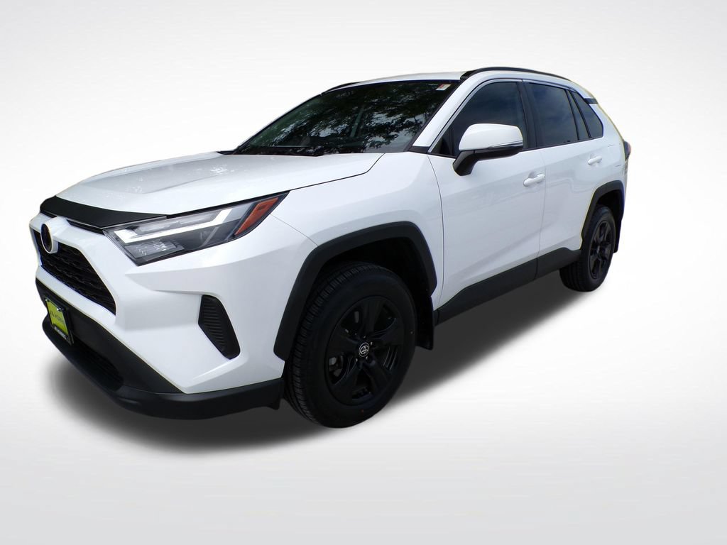 Used 2024 Toyota RAV4 XLE w/ Convenience Package FWD image 2