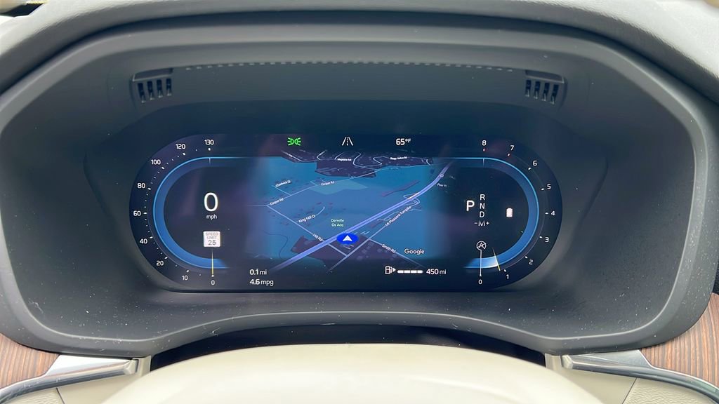 Used 2022 Volvo XC60 B5 Momentum w/ Climate Package image 30