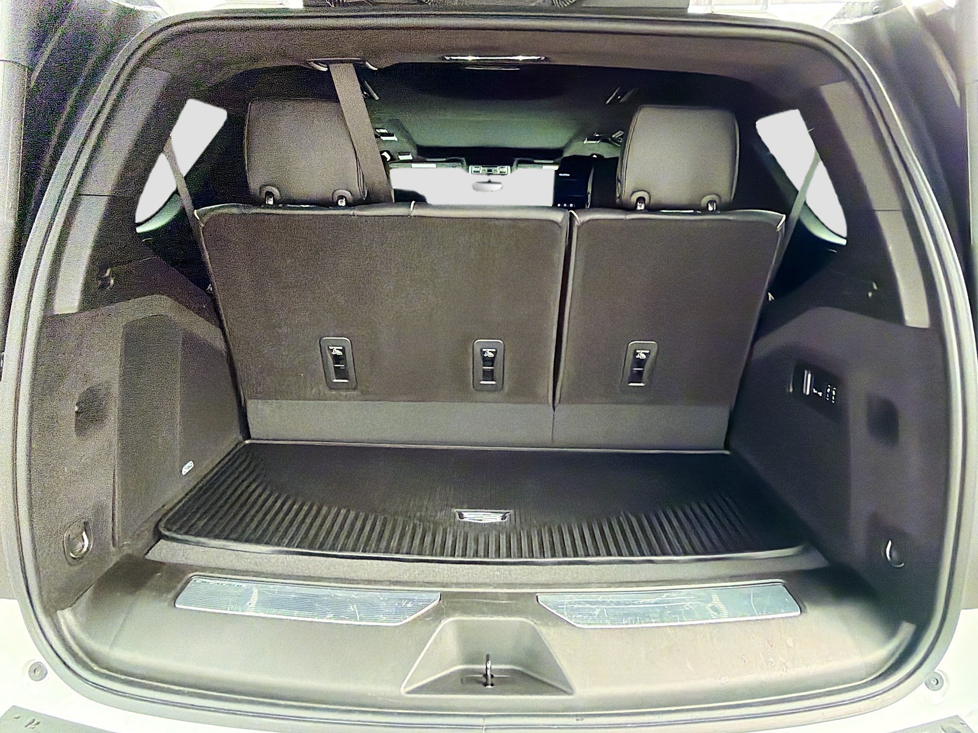 Used 2023 Cadillac Escalade Sport Platinum w/ Heavy-Duty Trailer Package AWD/4WD image 11