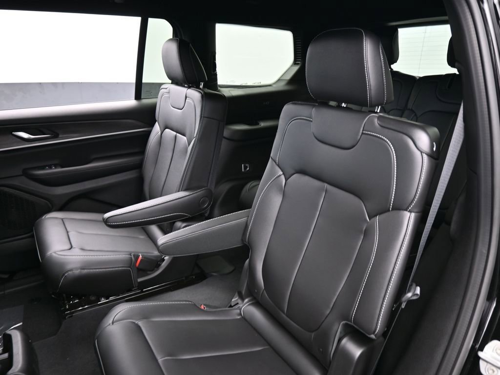 Used 2025 Jeep Grand Cherokee L Limited image 28