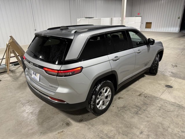 Used 2023 Jeep Grand Cherokee Limited image 40