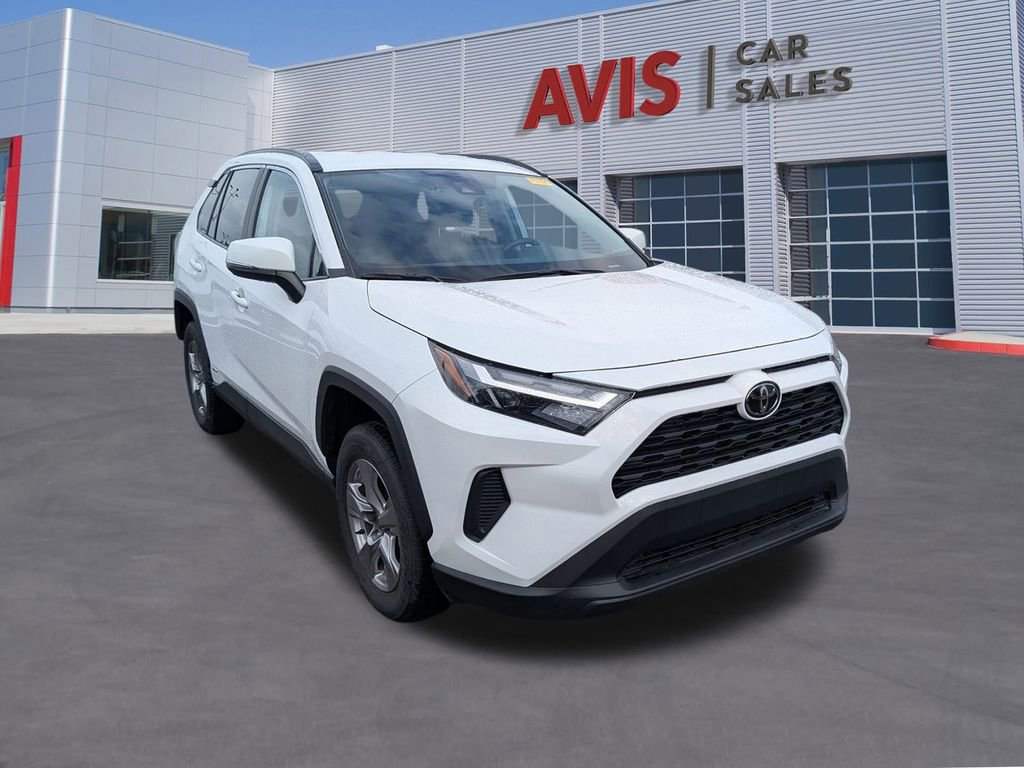 Used 2025 Toyota RAV4 XLE image 3