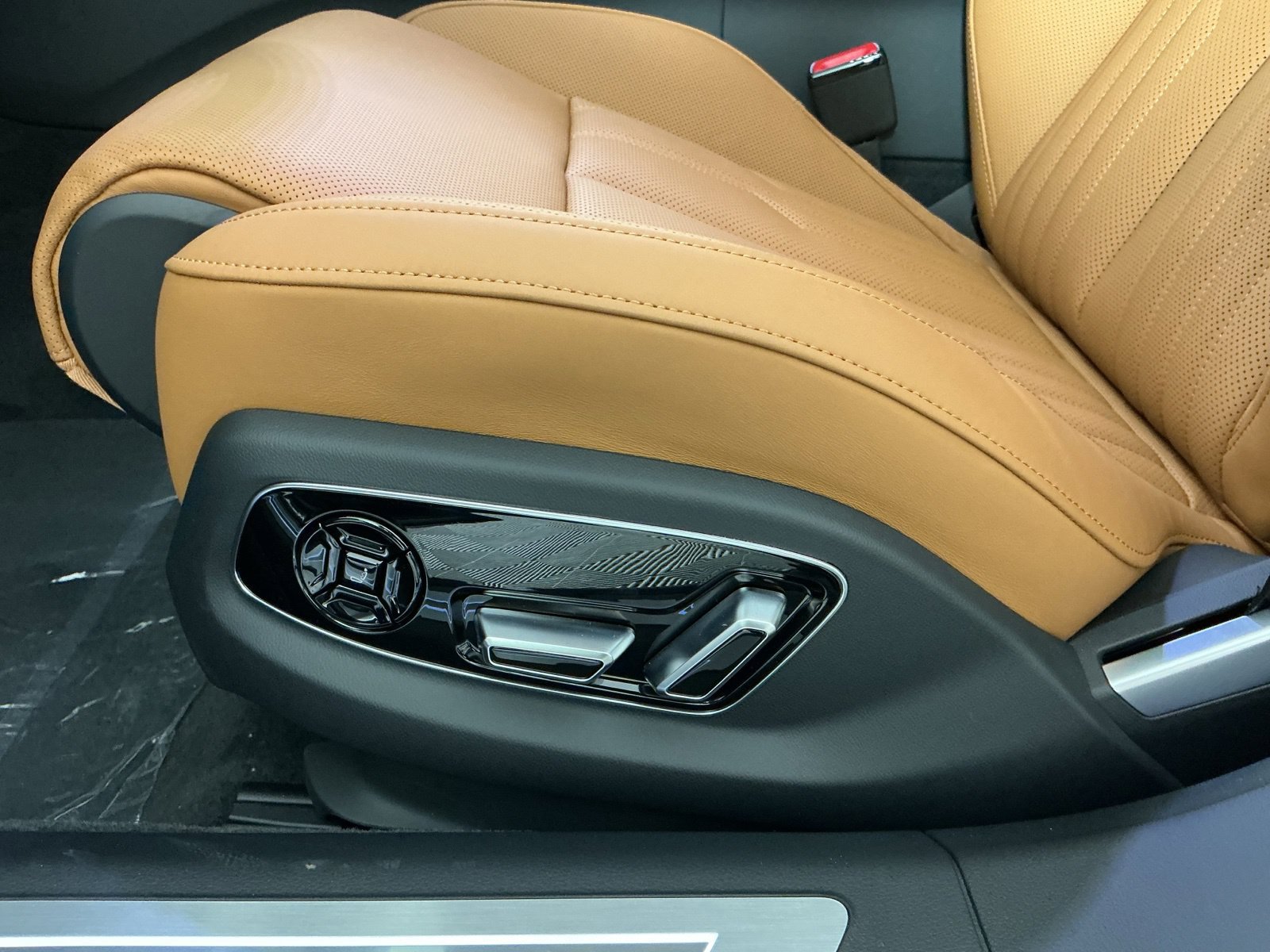 New 2027 Audi A8 L 3.0T AWD/4WD image 13