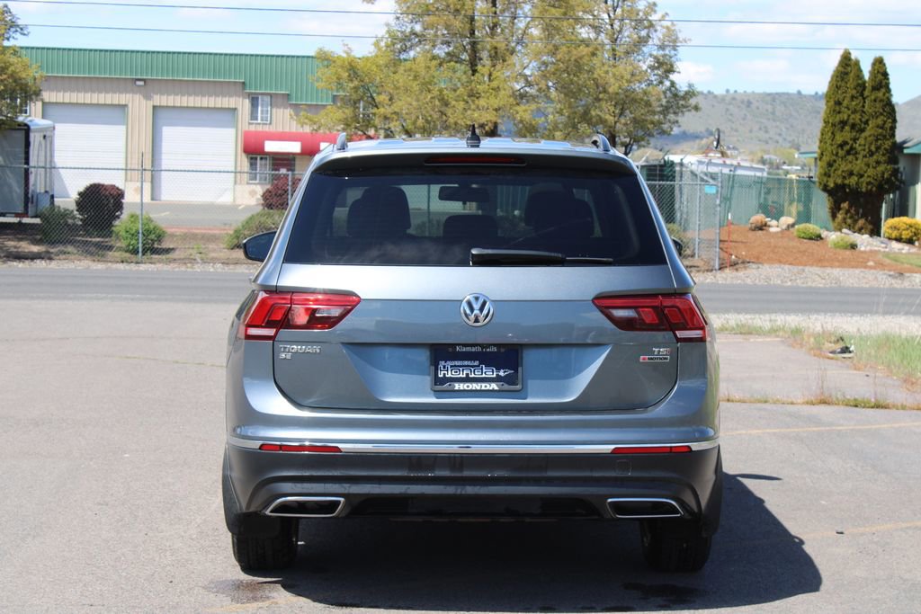 Used 2018 Volkswagen Tiguan SE w/ Panoramic Sunroof Package AWD/4WD image 4