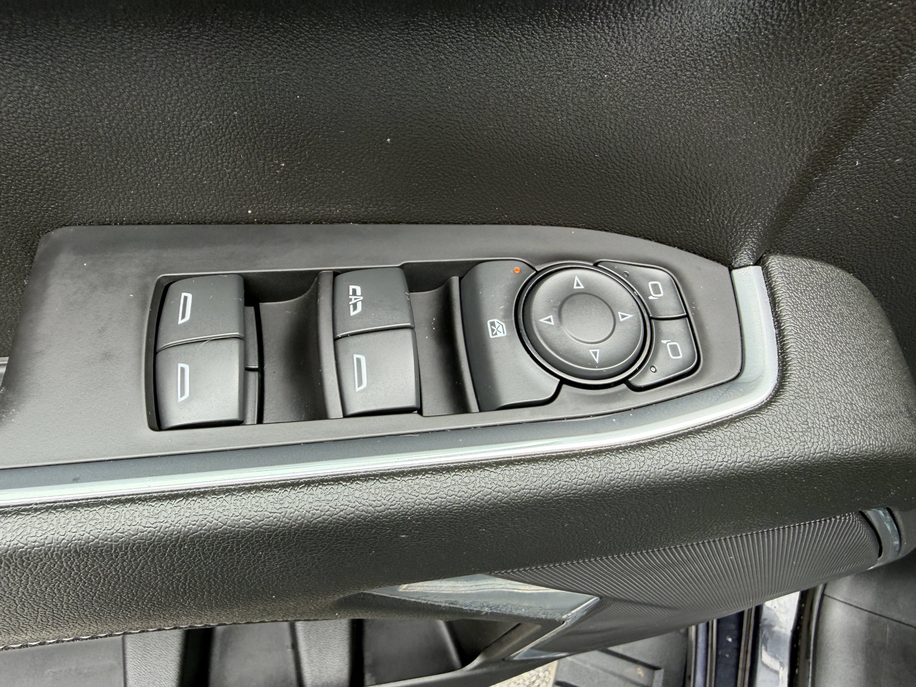 Used 2023 Chevrolet Silverado 1500 LT AWD/4WD image 20