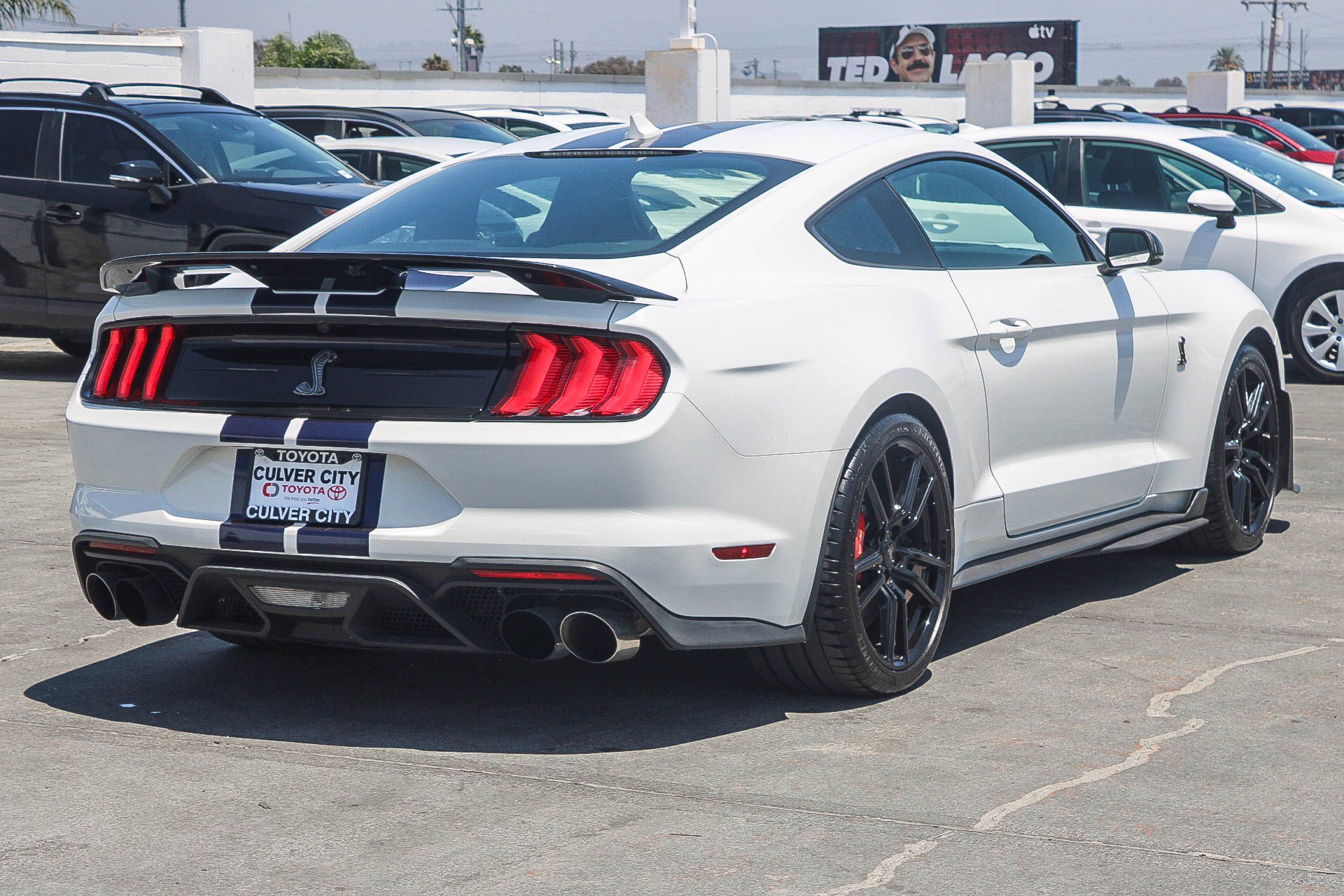 Used 2022 Ford Mustang Shelby GT500 w/ Technology Package RWD image 9