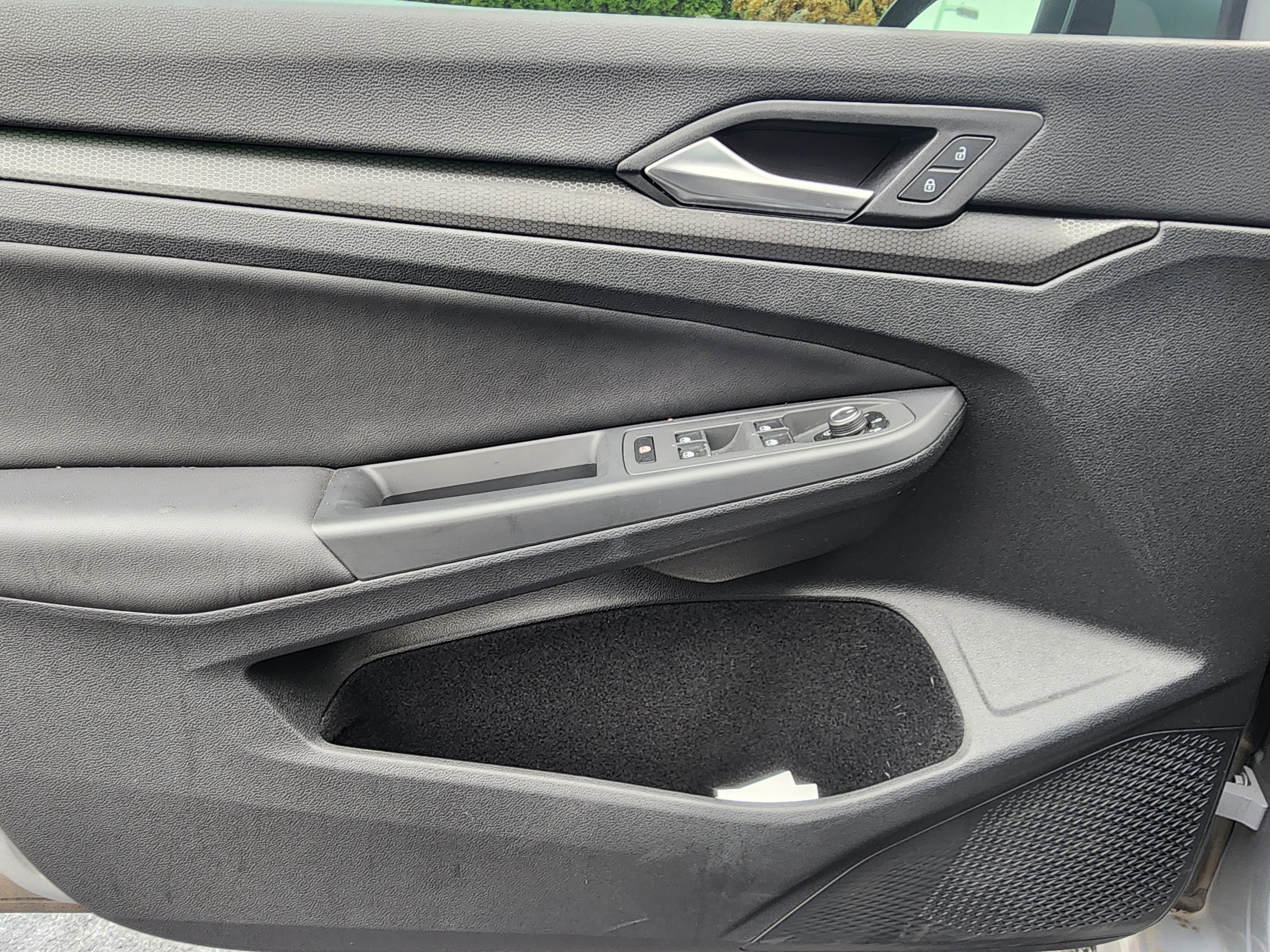 Used 2024 Volkswagen GTI SE w/ SE Leather Seats Package image 21