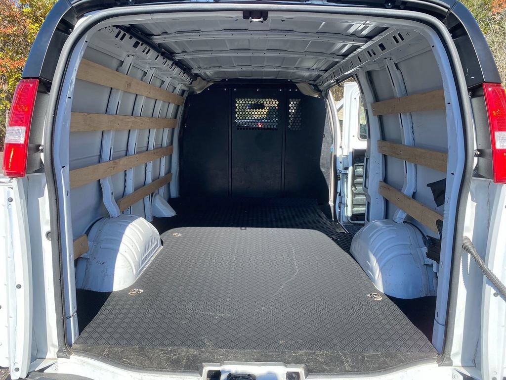 Used 2024 GMC Savana 2500 w/ Driver Convenience Package RWD image 25
