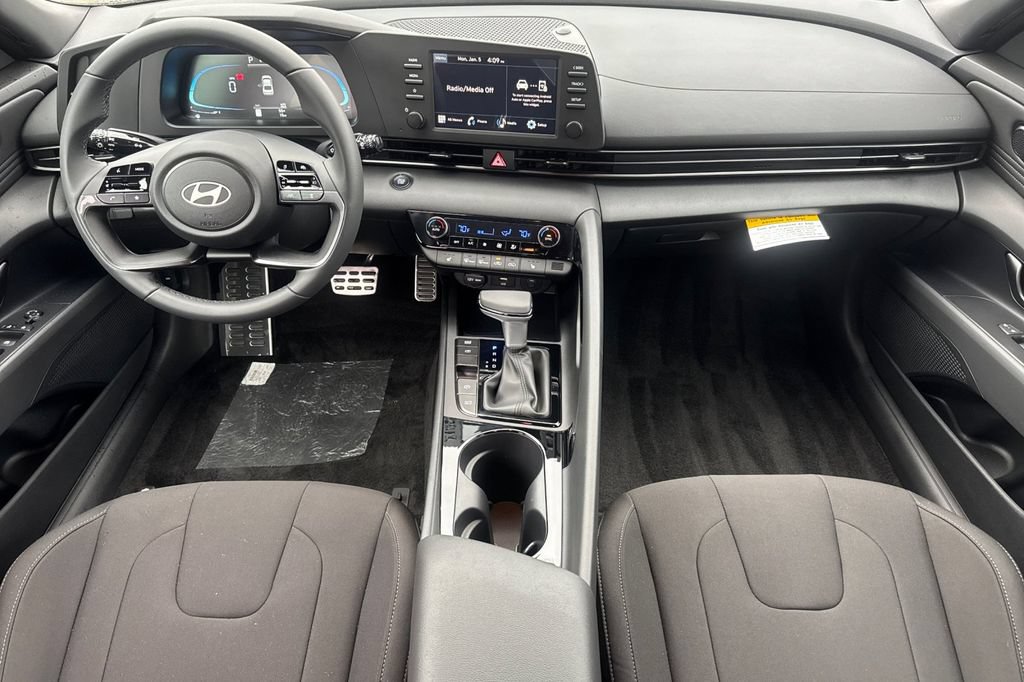 New 2026 Hyundai Elantra SEL Sport Premium FWD image 13
